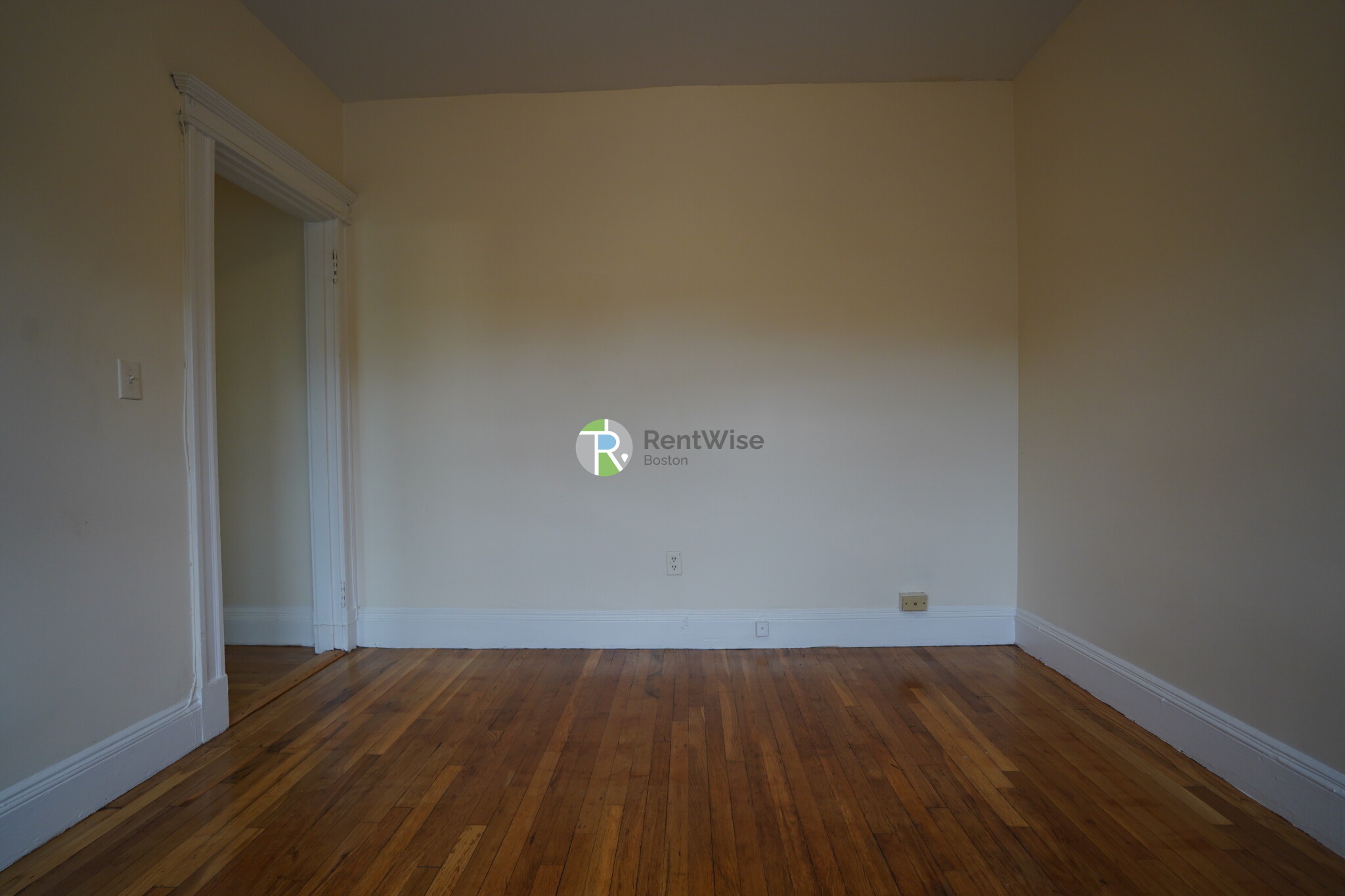 1144 Commonwealth Ave, North Brookline