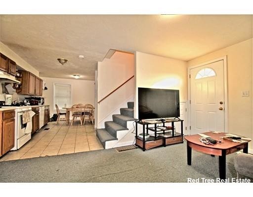 24 Lawn St, Mission Hill