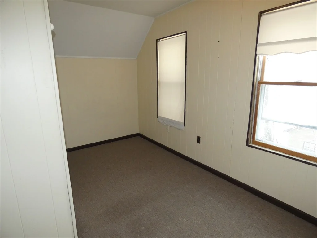 58 Monument St, Medford