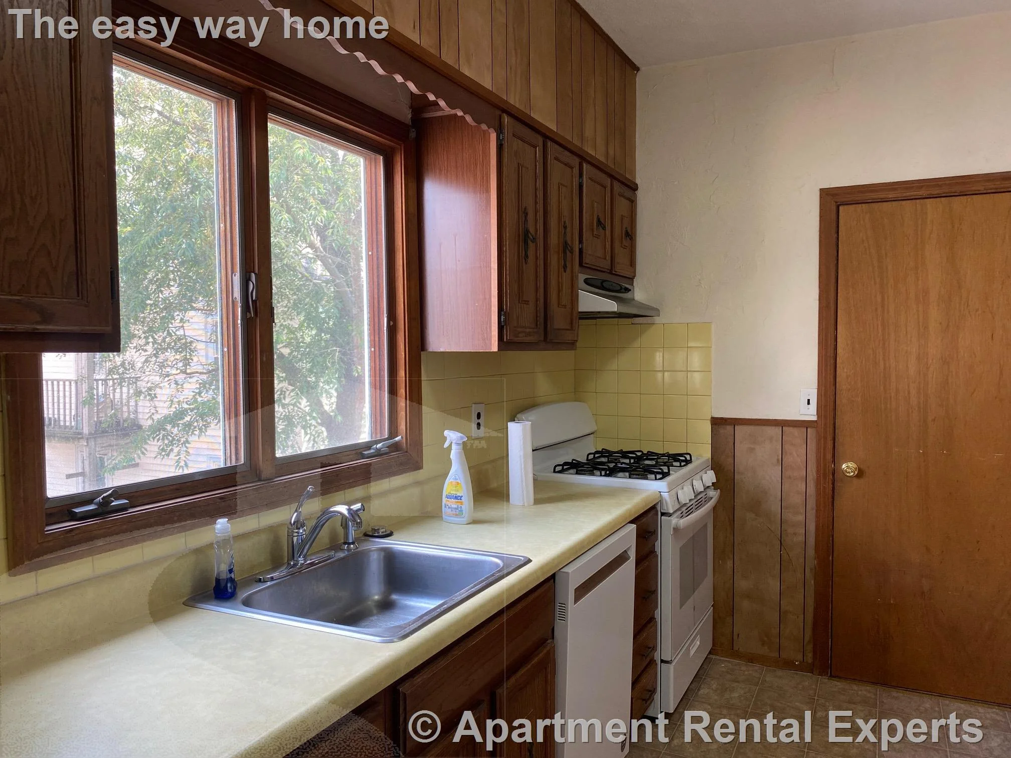 96 Capen St, Tufts