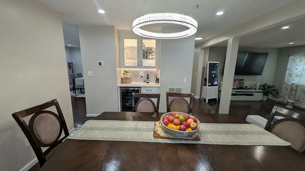 20 Winterberry Way, Bedford