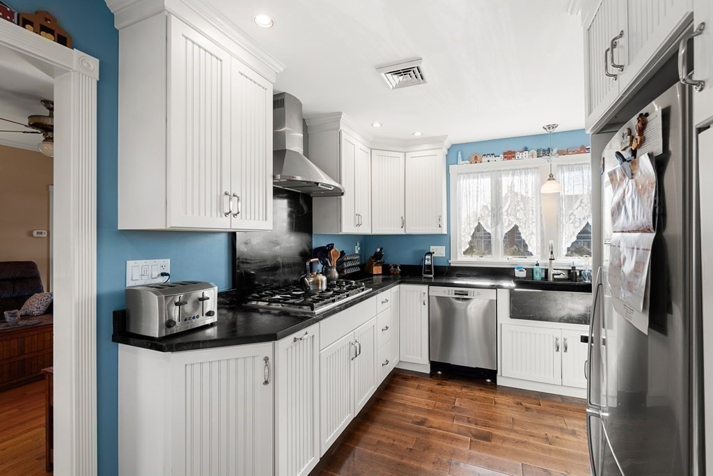 233 Main St, North Andover