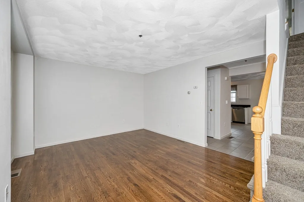 42 Rogers St, Tewksbury