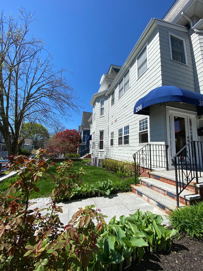 208 Holland St, Teele Square