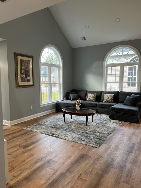 12 Kiara Dr, Worcester