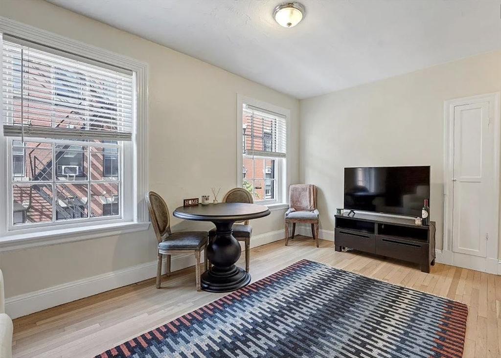 130 Myrtle St, Beacon Hill