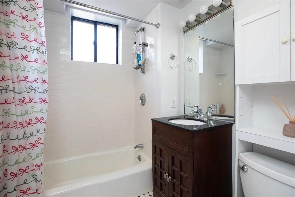 16 Cumberland St, Back Bay