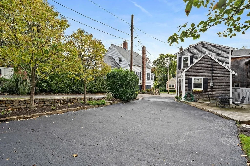 249 North St, Hingham Center