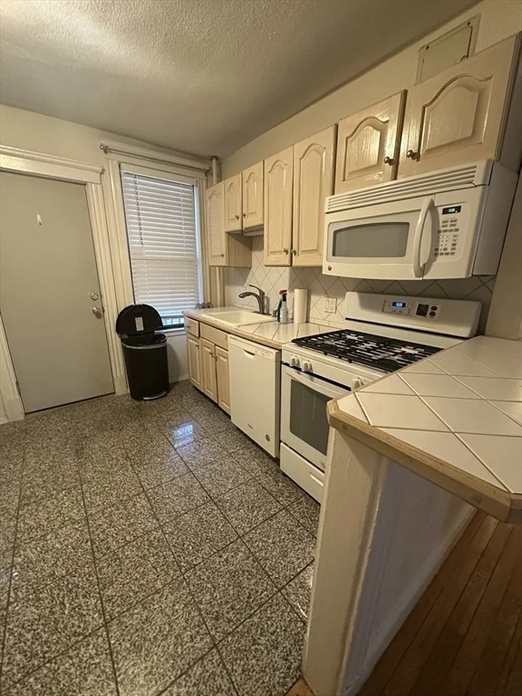 6 Bellvista Rd, Brighton