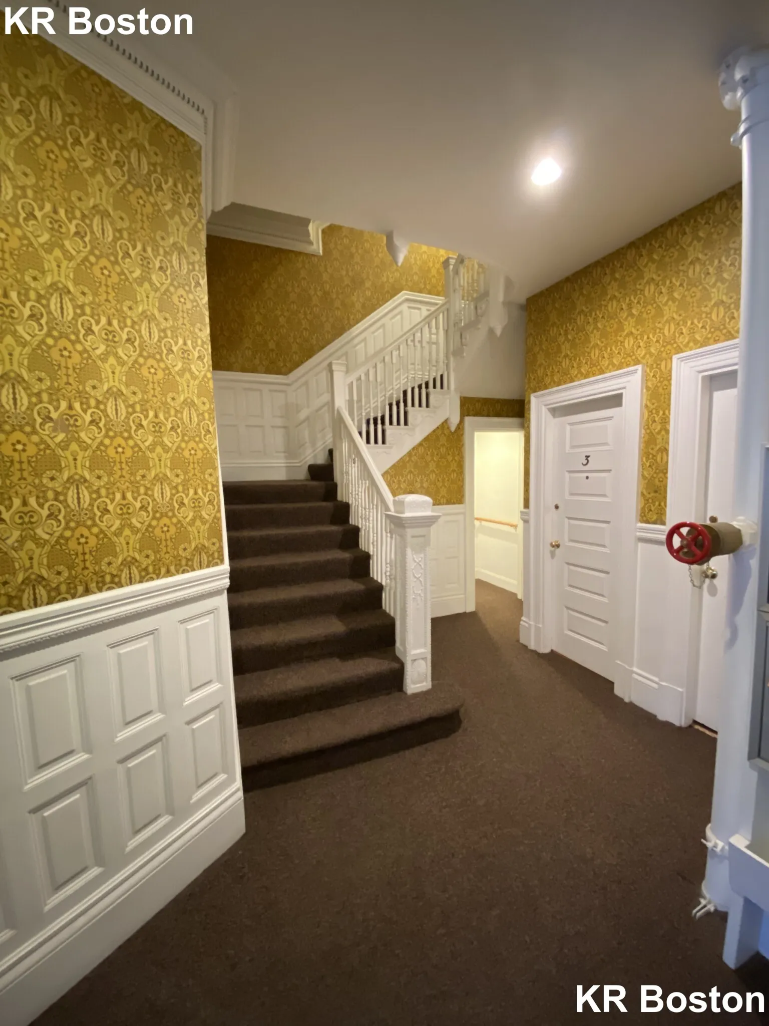 854 Beacon St, Fenway