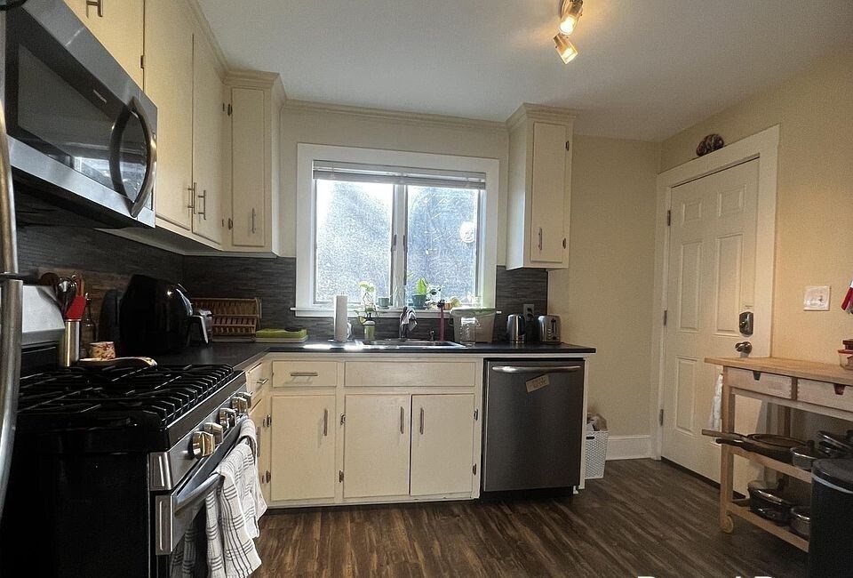 24 Ridgemont St, Allston