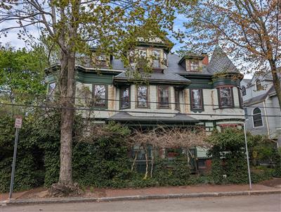 8 Hurlbut St, Neighborhood Nine