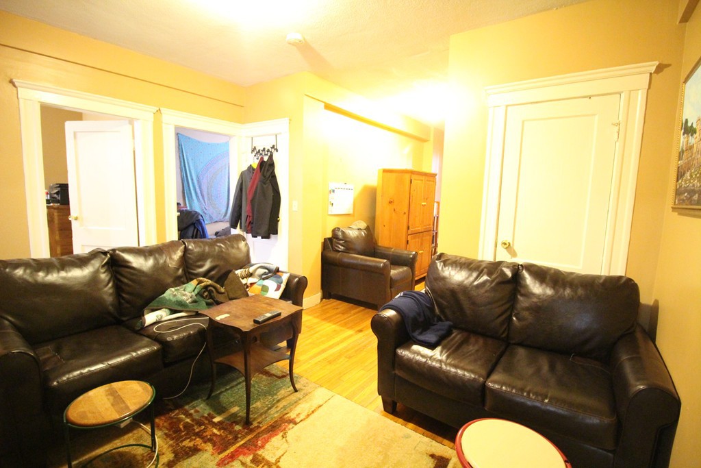 3 bed, 1 bath apartment for rent at 8 Ransom Rd Unit 17, Brighton — photo 2 of 7