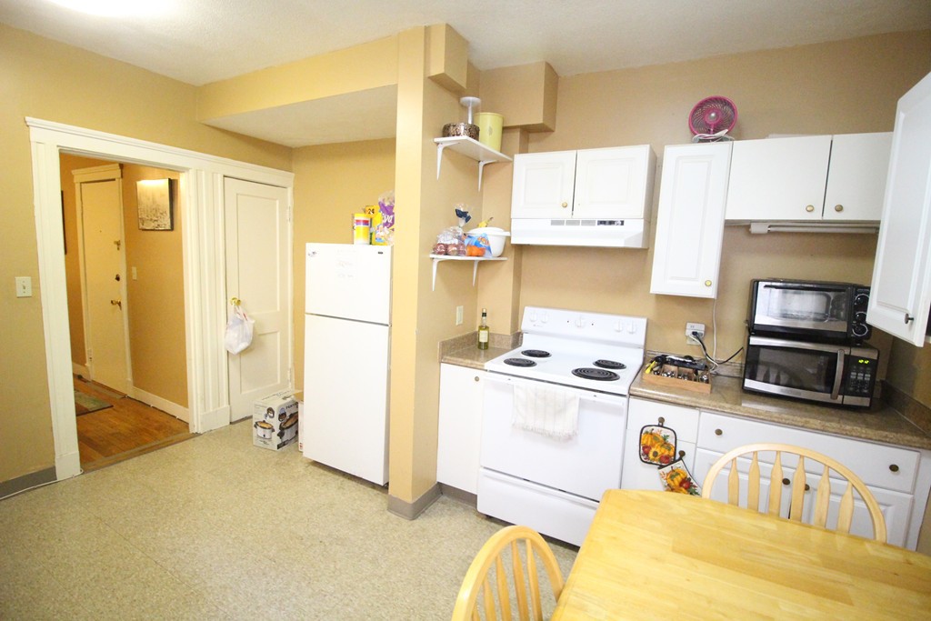 3 bed, 1 bath apartment for rent at 8 Ransom Rd Unit 17, Brighton