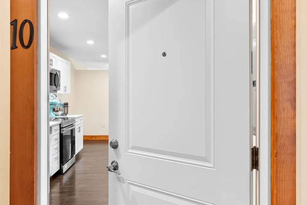 44 Maple St, Danvers Center