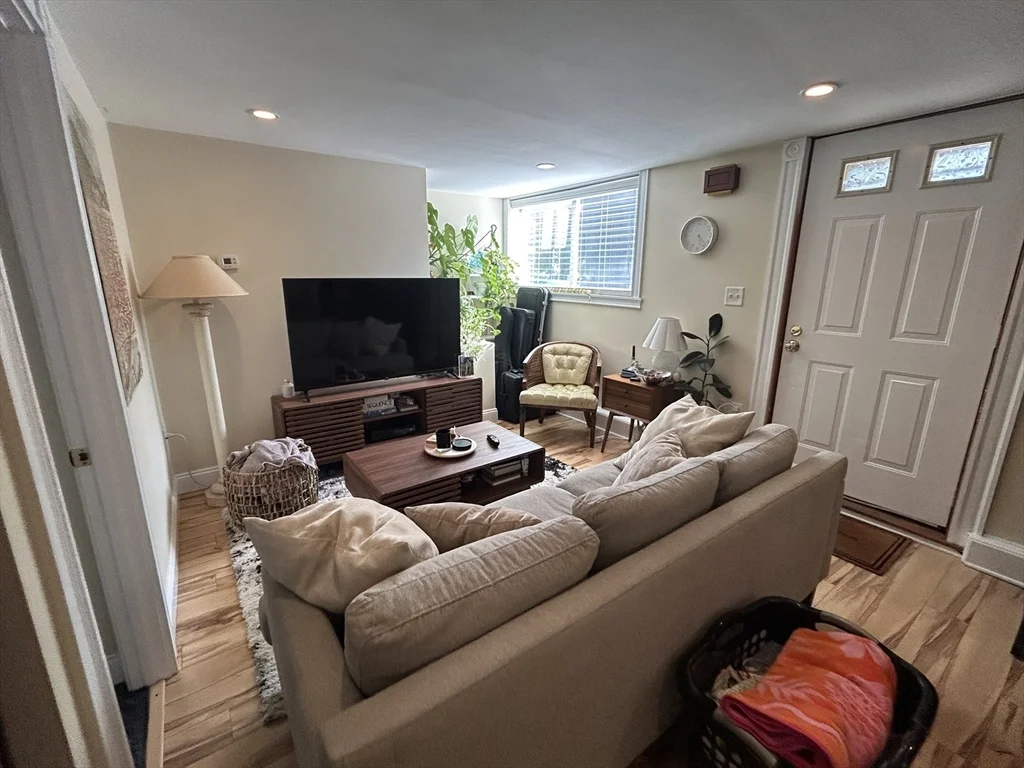 11 Main St, Woburn
