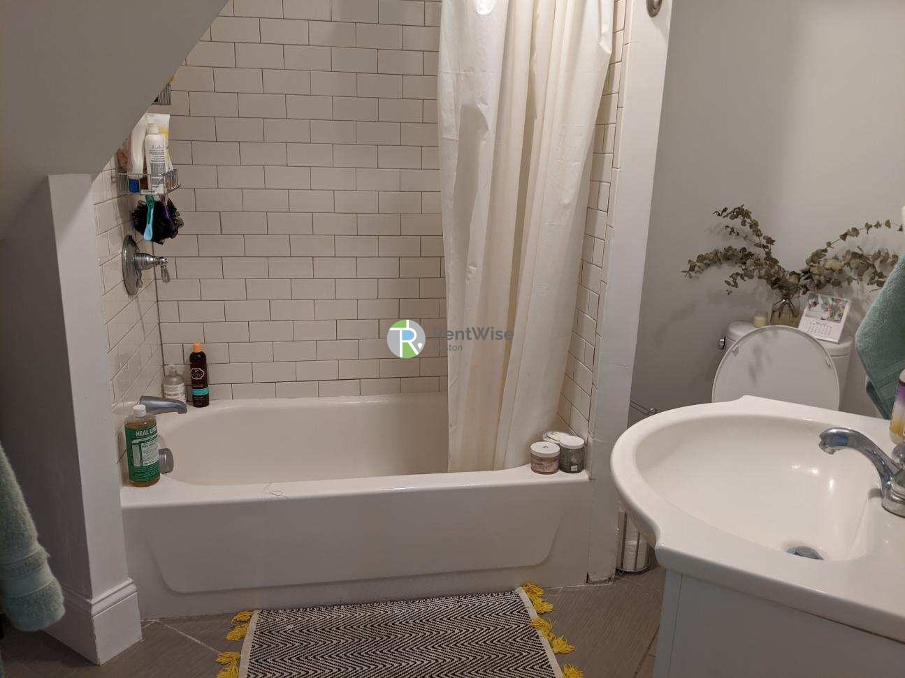 298 Windsor St, The Port