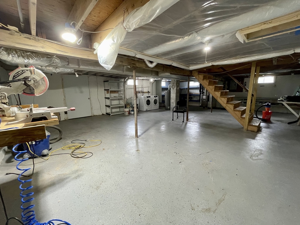 871 King St, Fall River