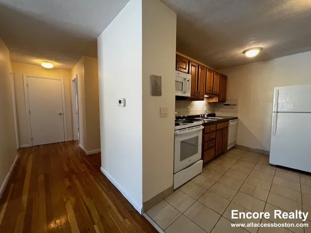 88 Gardner St, Allston