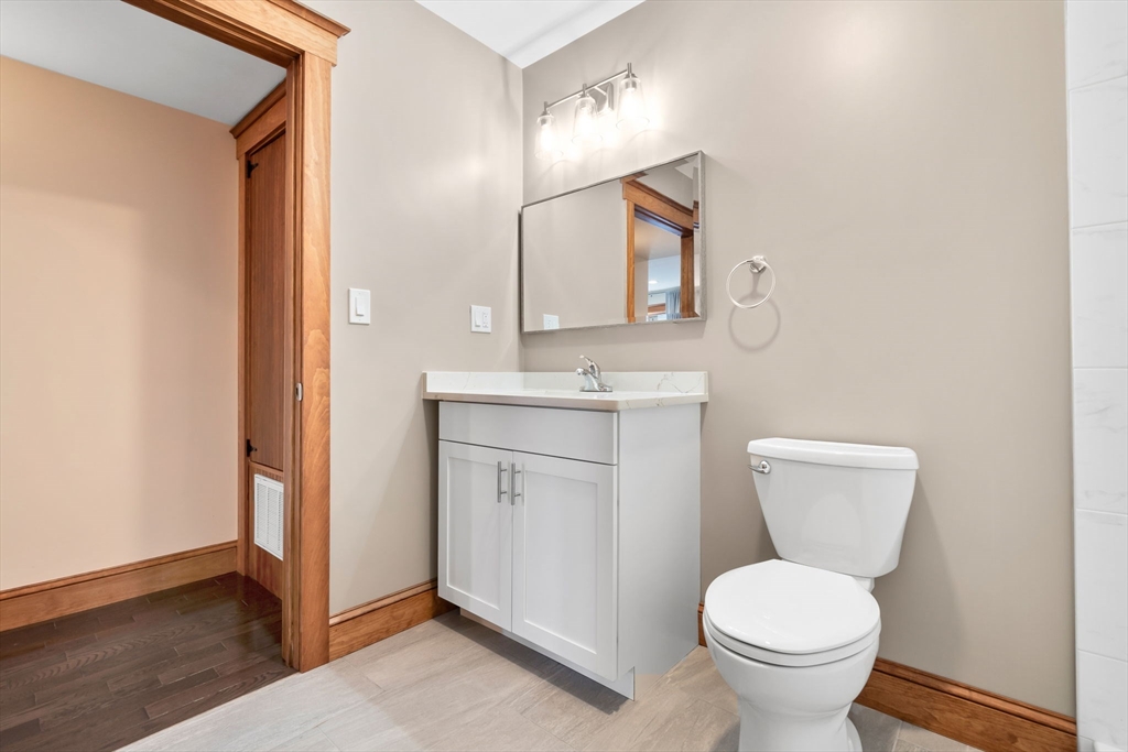 44 Maple St, Danvers