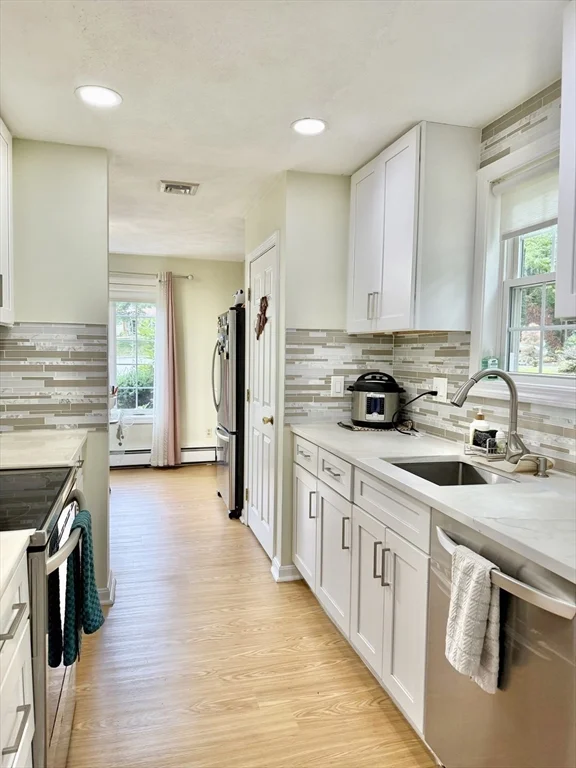 25 Homeward Ln, Natick