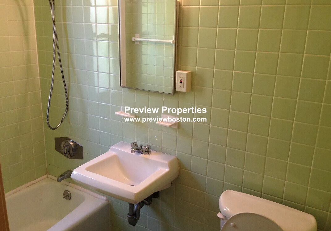 74 South Huntington Ave, Jamaica Plain