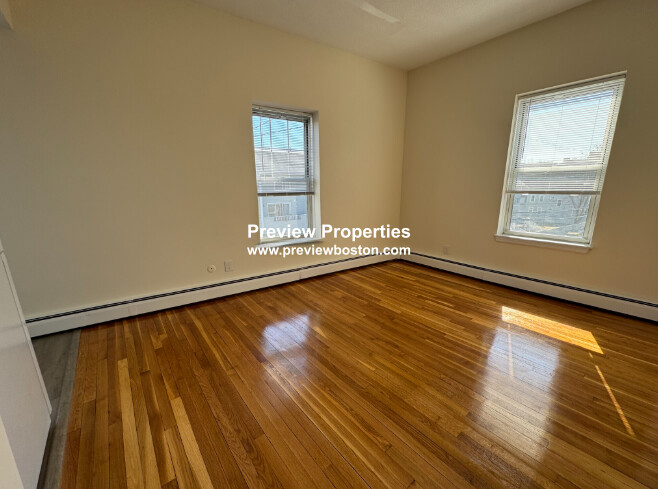 160 North Beacon St, Brighton