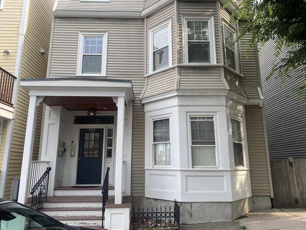 3 bed, 1 bath apartment for rent at 722 East 2nd Unit 1, South Boston — photo 1 of 21