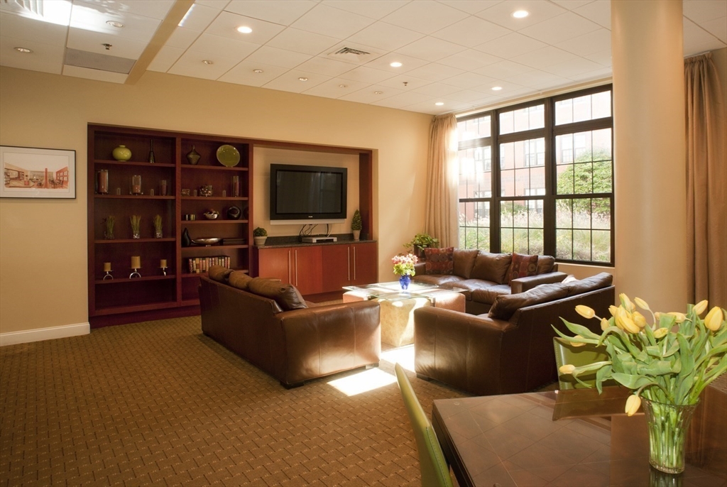 17 Otis St, East Cambridge