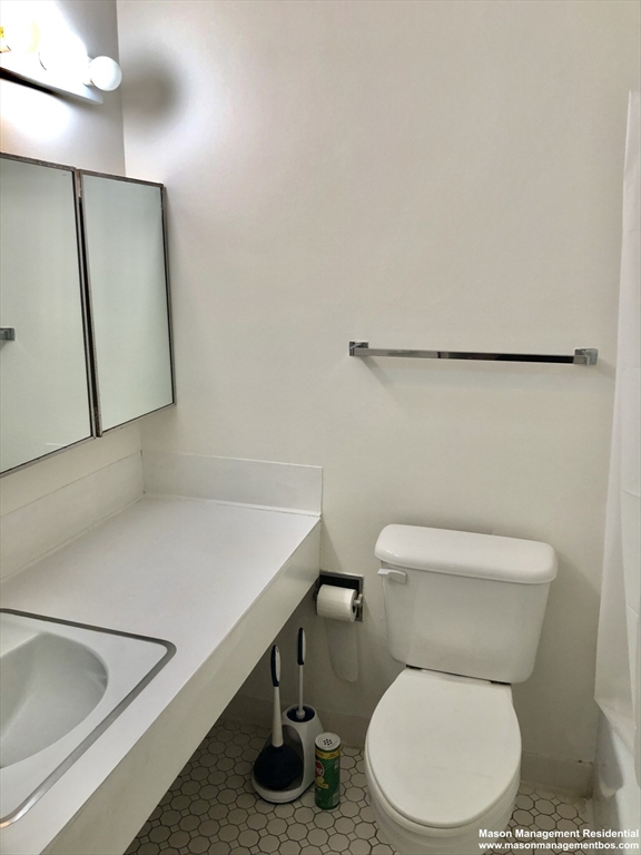 60 Babcock St, Coolidge Corner