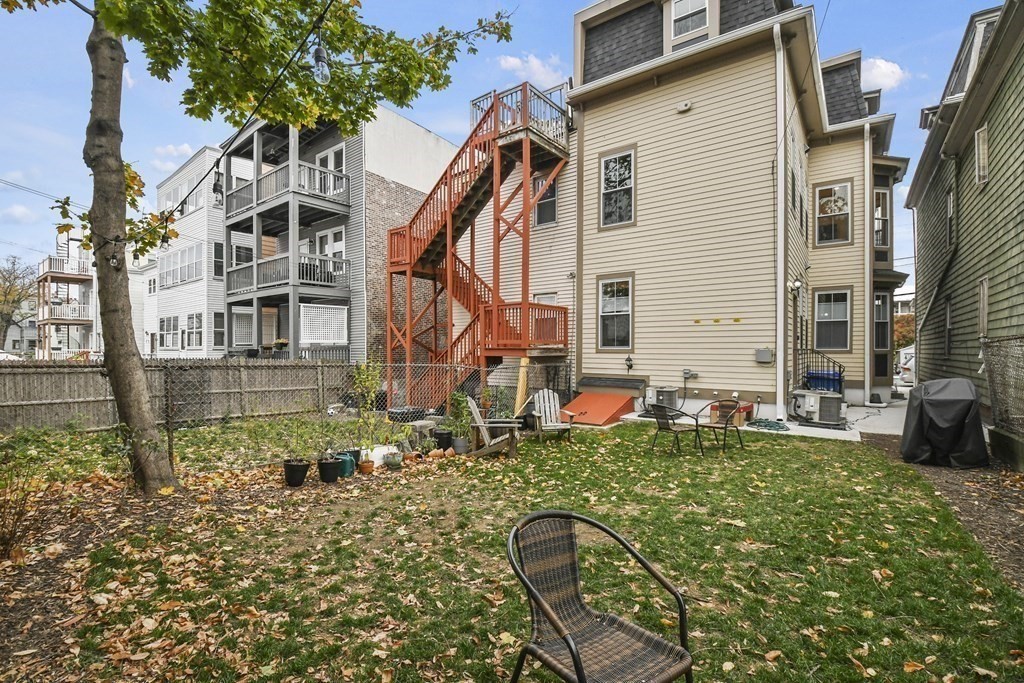 226 Saratoga St, East Boston