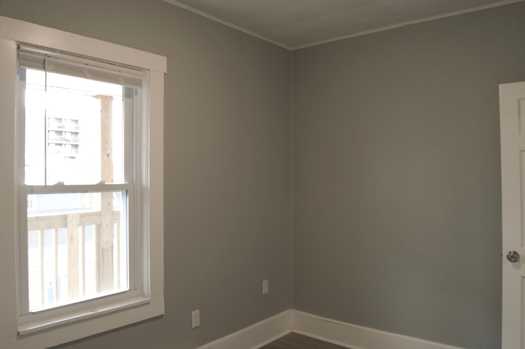 105 Clarendon St, Fitchburg