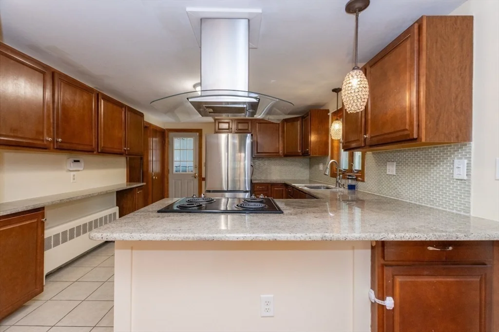 15 Lexington St, Burlington