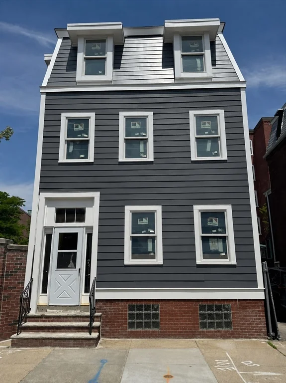 656 E 5th St, South Boston