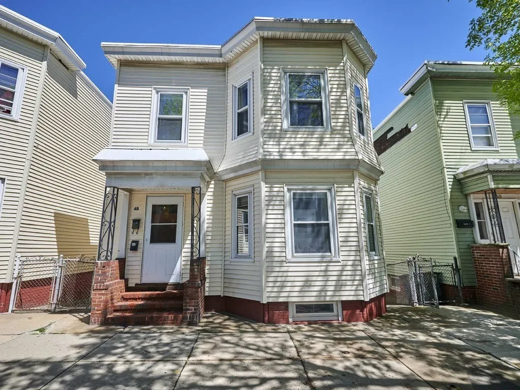48 Wordsworth St, East Boston