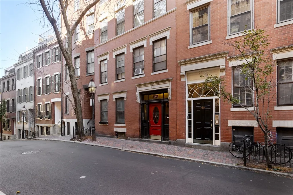 99.5 Myrtle St, Beacon Hill