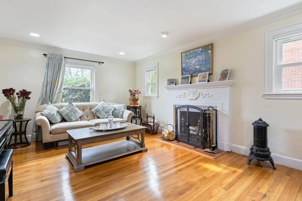 542 Commonwealth Ave, Newton