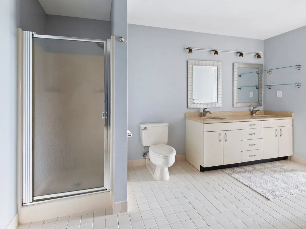 65 Lake Ave, Worcester