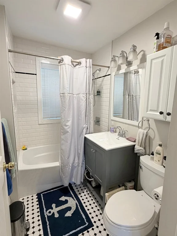519 Main St, Medford