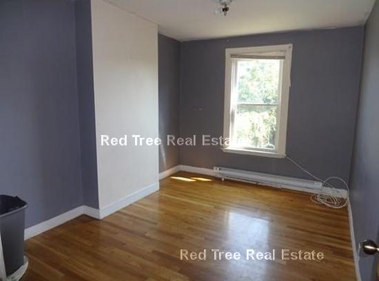 682 Parker St, Mission Hill