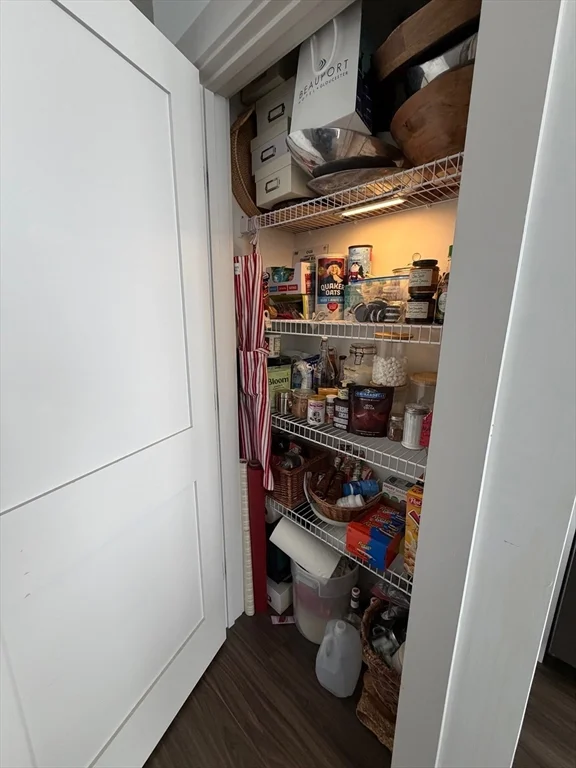 5 W Dane St, Beverly