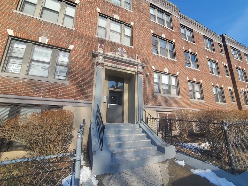 4 Abbotsford, Roxbury