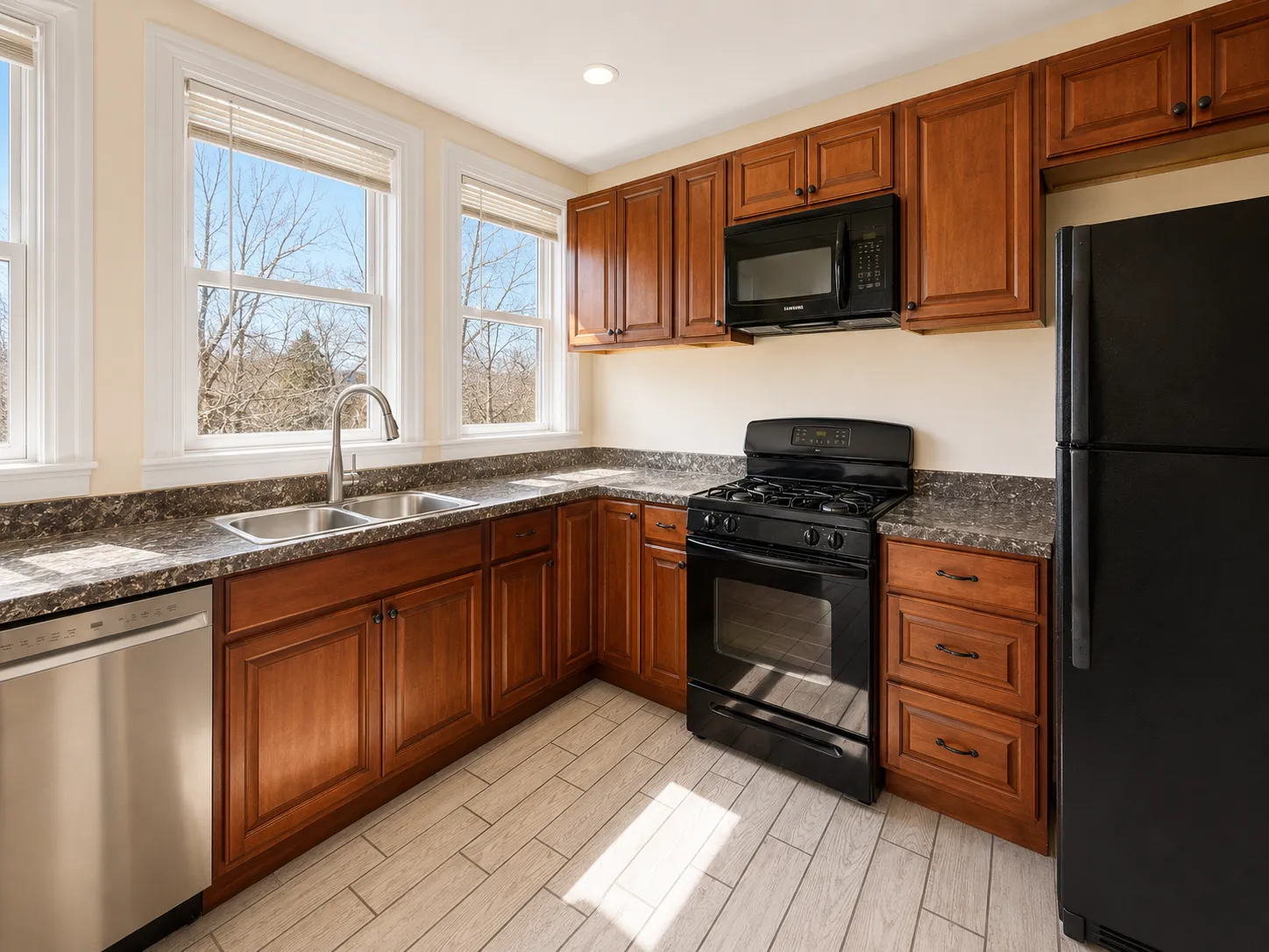 28 Cornwall St, Jamaica Plain
