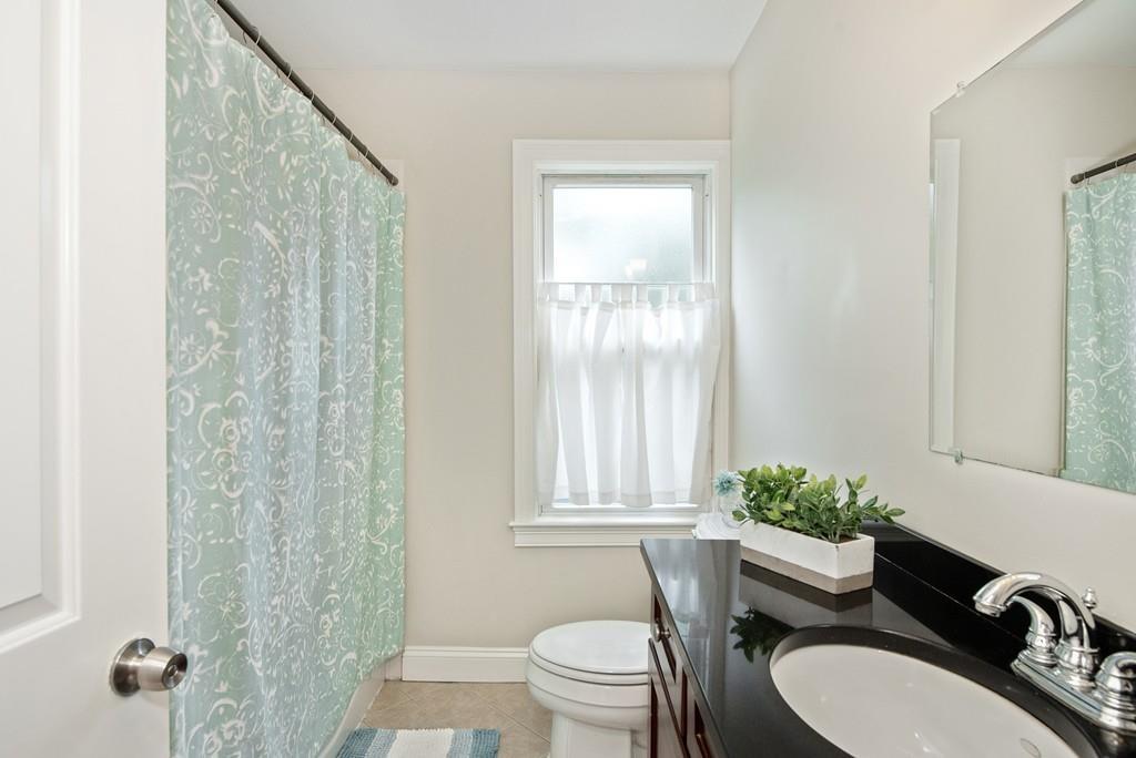 2 bed, 1 bath apartment for rent at 226 Banks St Unit 4, Harvard Square — photo 3 of 4