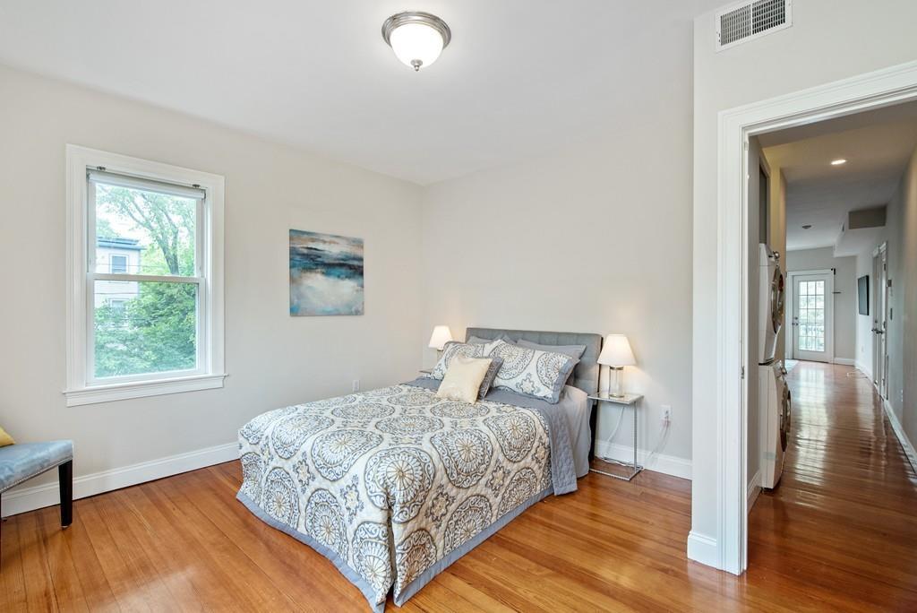 2 bed, 1 bath apartment for rent at 226 Banks St Unit 4, Harvard Square — photo 2 of 4