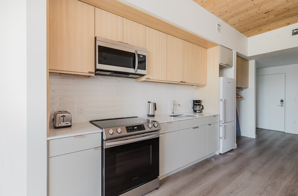 154 Broadway, East Somerville