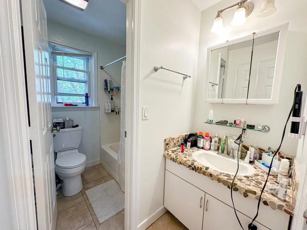 135 Bolton St, South Boston