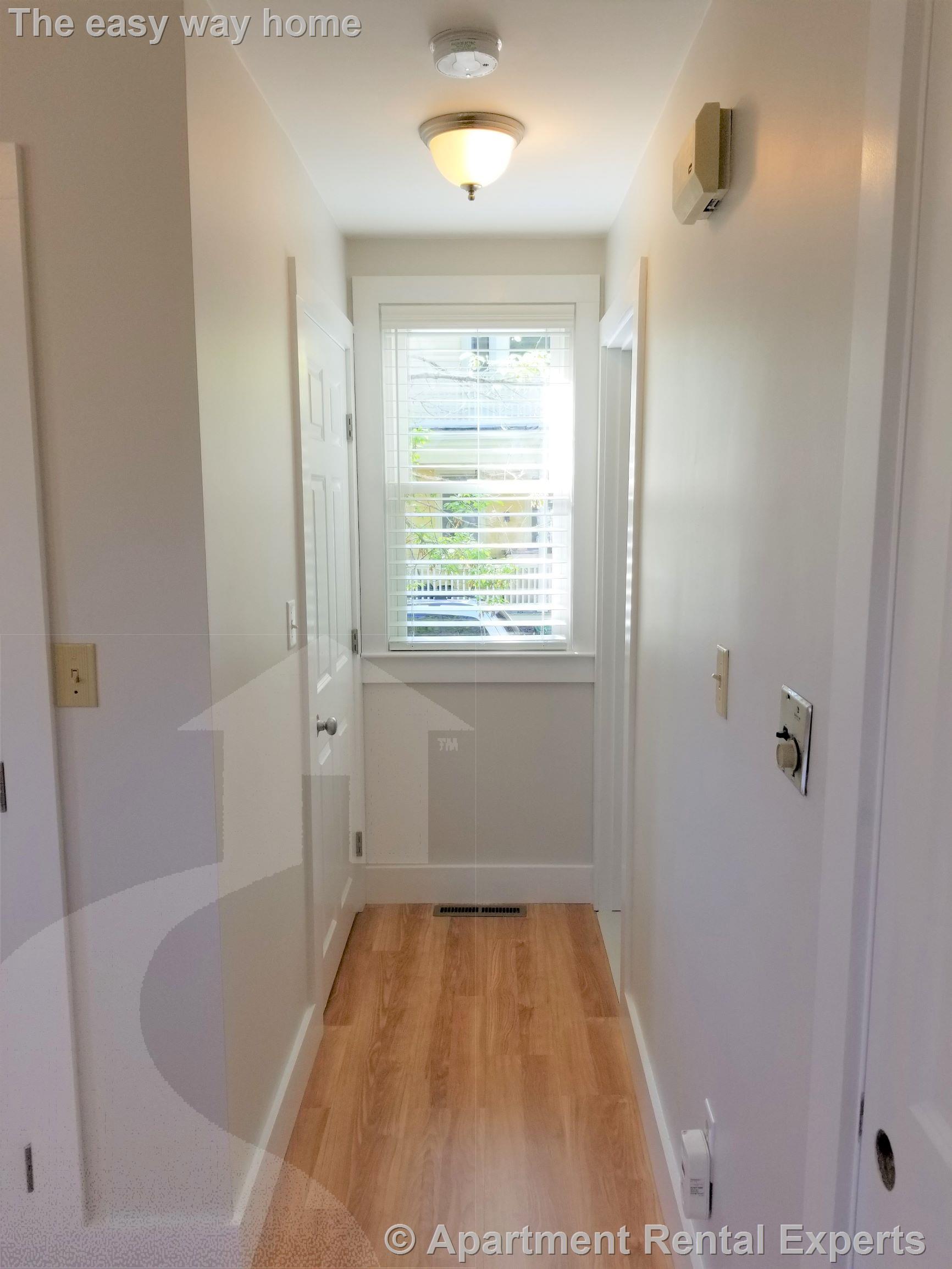 12R Conwell Ave, Tufts