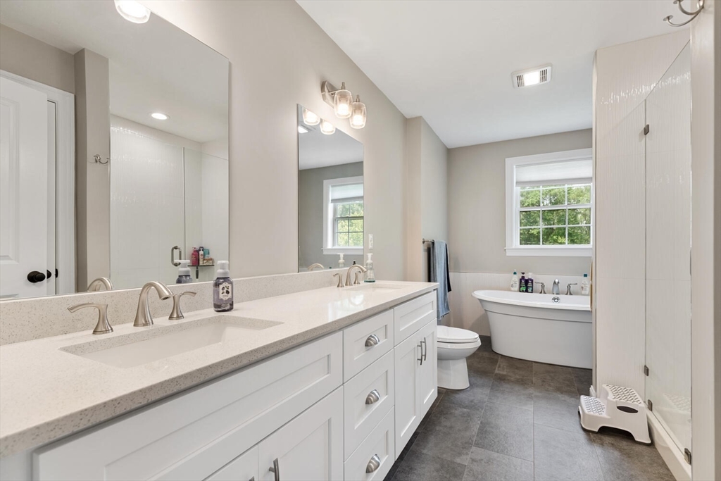 10 Carol Ave, Burlington