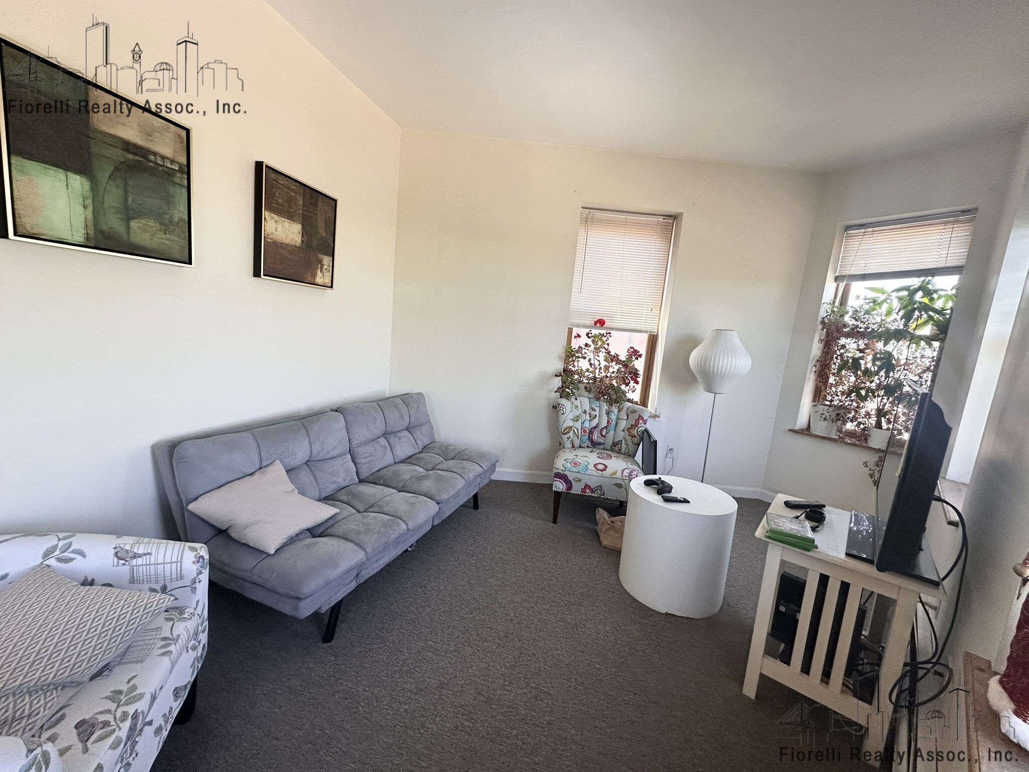 556 Commercial St, North End